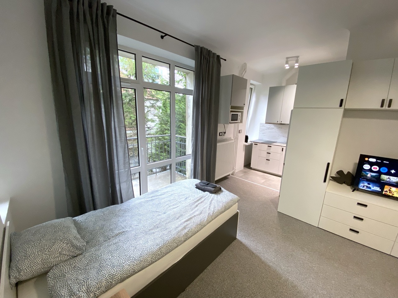 STUDIO FOR TWO PEOPLE