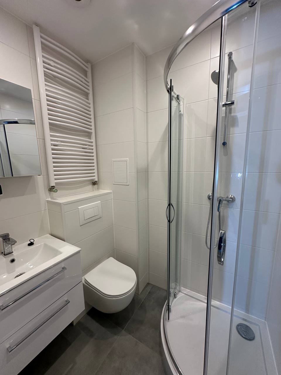 STUDIO FOR THREE PEOPLE